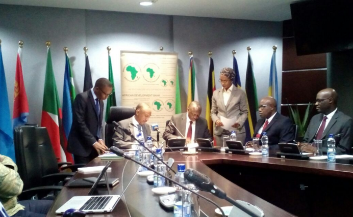 Senior officials from AFDB and Shelter Afrique during the signing of the deal in Khushee Towers in Nairobi