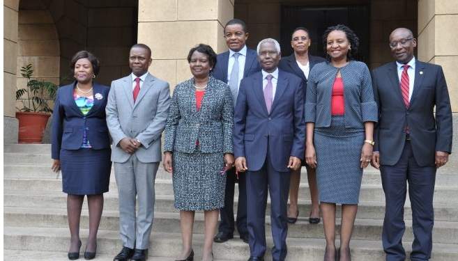 Chief Registrar Anne Amadi is joined by chairman of the KRA Board Amb Francis Mathaura and Board members Mr. Charles Makori Omanga, Mr Leonard Ithau and Ms Susan Mudhune, shortly after they took Oath of Office at Supreme Court in Nairobi.