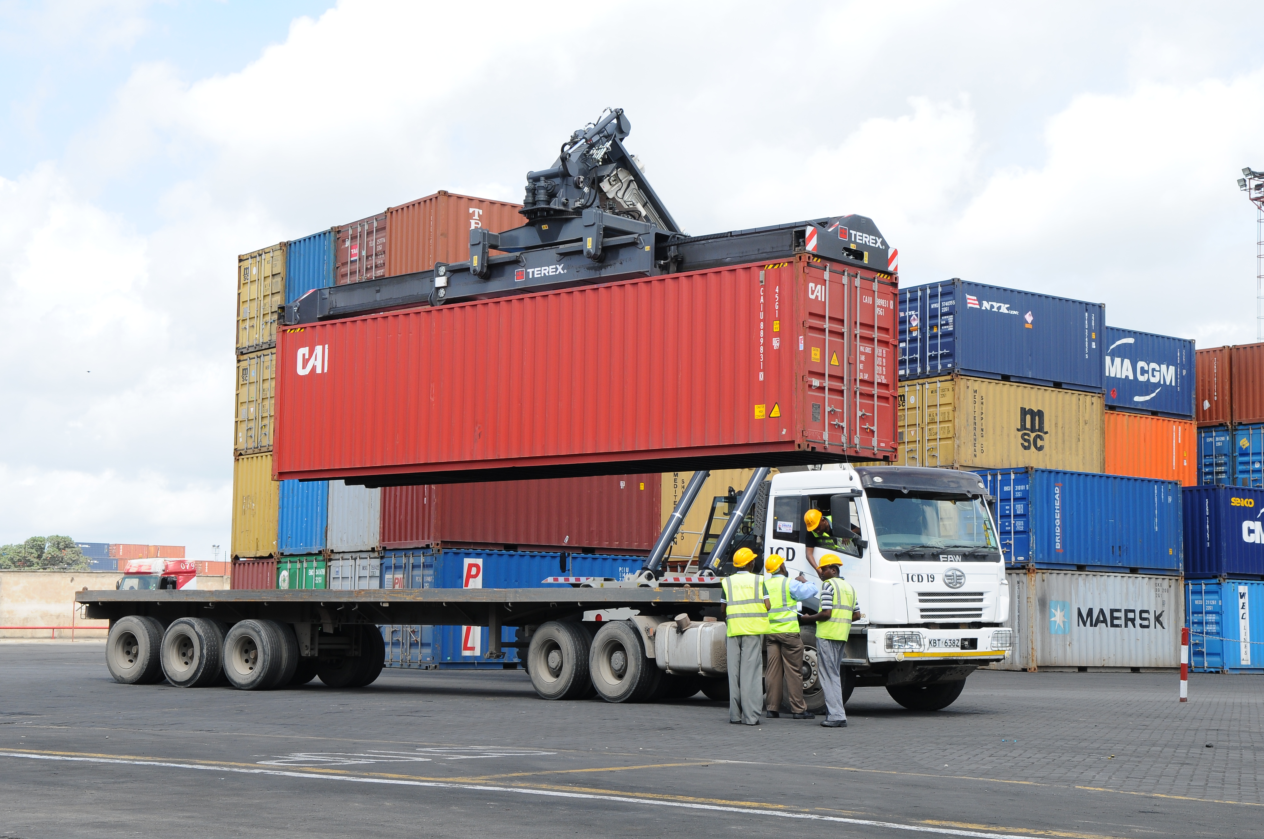CY (Container yard) và CFS (Container Freight Station) khác nhau như thế nào?