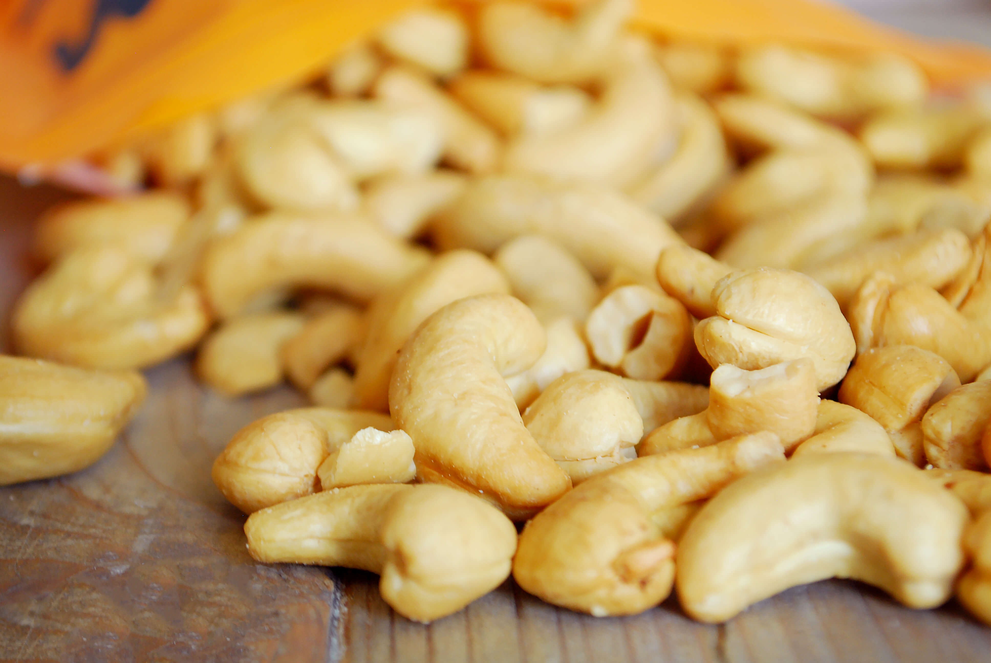 world cashew nut price