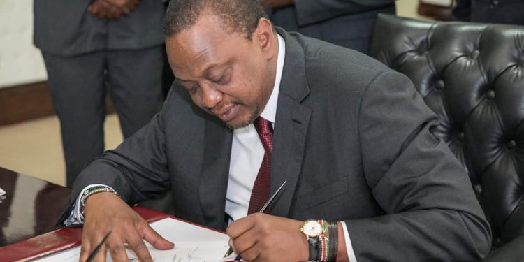uhur signs Finance Bill 2018