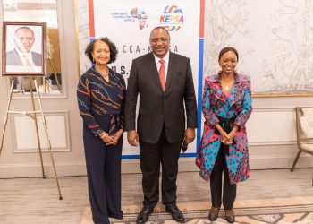 Left To Right; Florie Liser, CEO and President CCA, Kenya's President Uhuru Kenyatta and Carol Kariuki, CEO of KEPSA